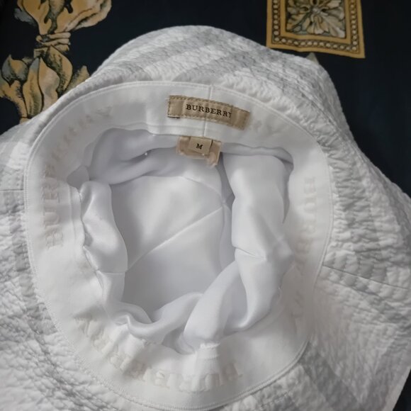 Burberry Bucket Hat With Logo - Picture 4 of 7